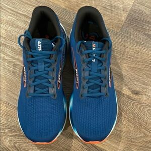 Brooks Black and Gray Wide Fit Shoes